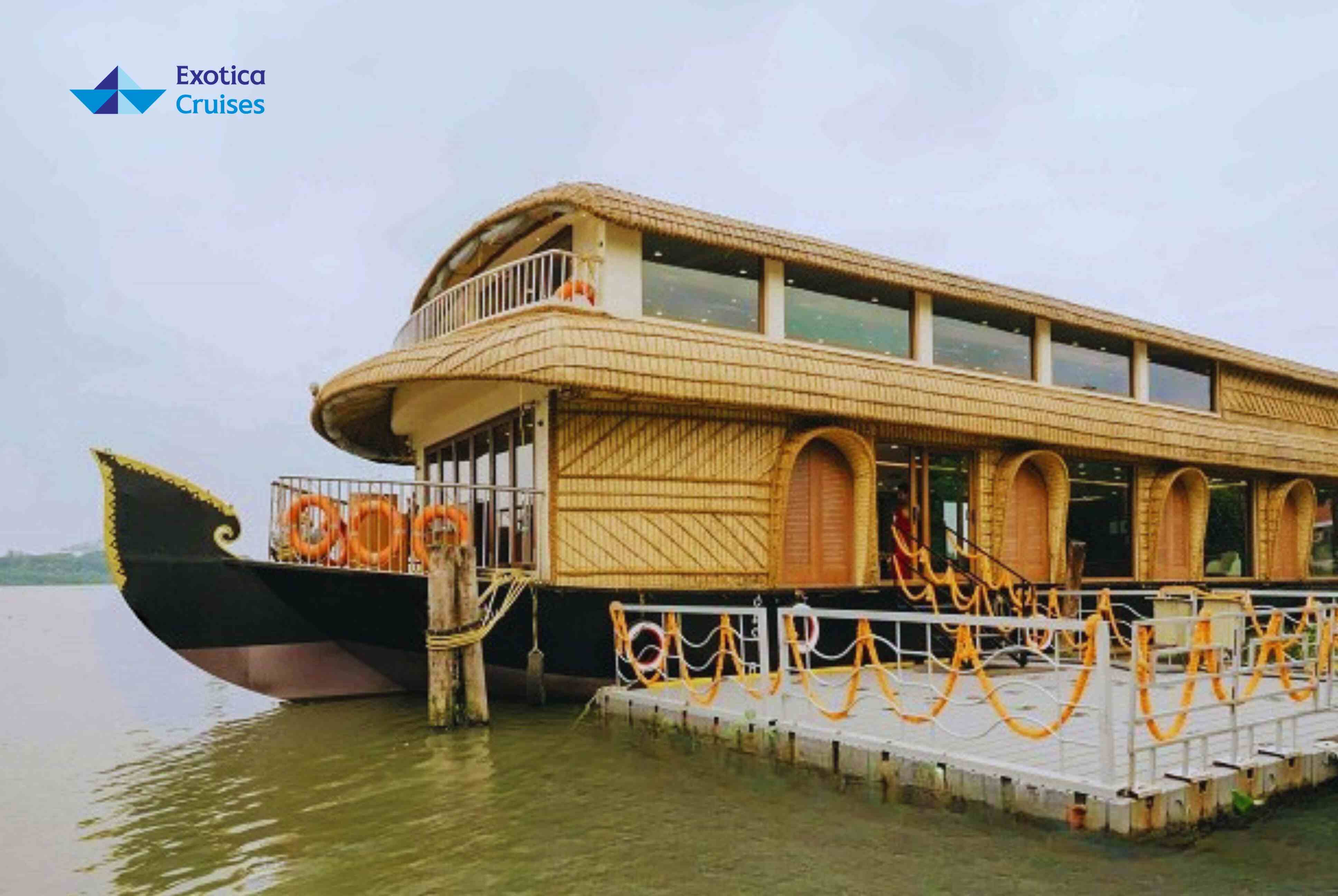 ultra luxury houseboat in Alleppey
